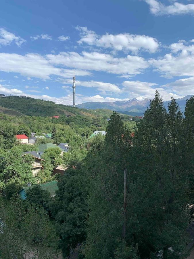 Роскошные апартаменты на набережной Алматы Экстерьер фото